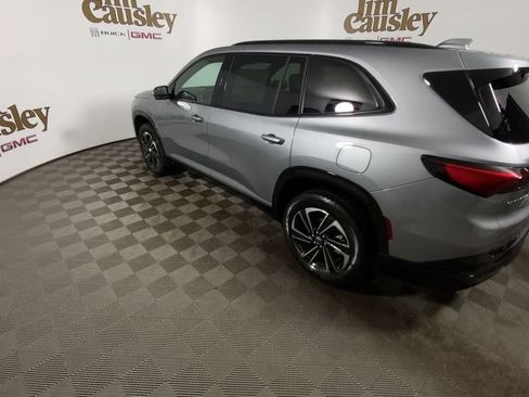 Used 2026 Buick Enclave Sport Touring w/ Power Package FWD image 6