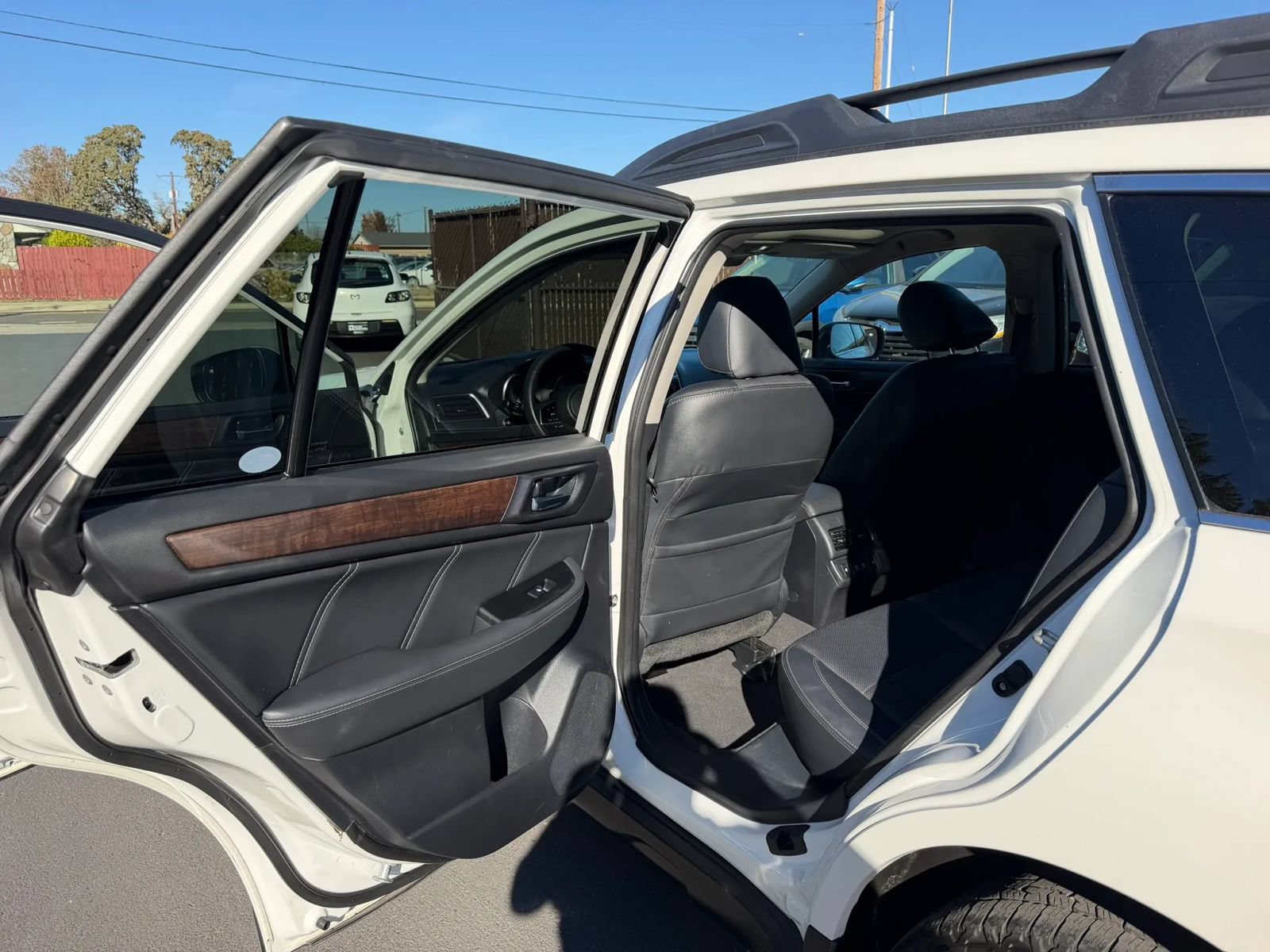 Used 2019 Subaru Outback 3.6R Limited w/ Popular Package #2 AWD/4WD image 13