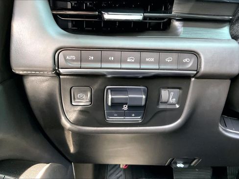 Used 2021 Cadillac Escalade ESV Sport Platinum AWD/4WD image 15