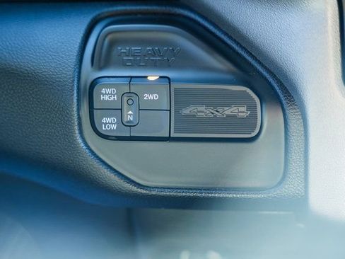 Used 2024 RAM 3500 Big Horn image 28