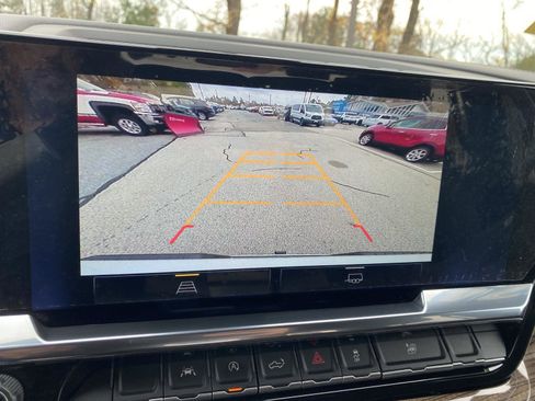 Used 2024 Chevrolet Silverado 1500 LT image 24