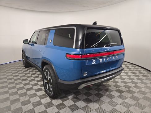 Used 2024 Rivian R1S Adventure AWD/4WD image 3
