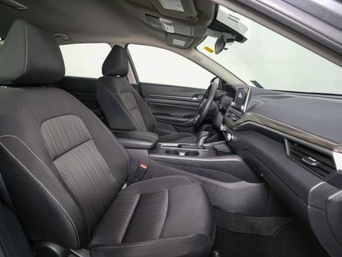 Used 2025 Nissan Altima 2.5 SV image 15