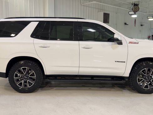 Used 2021 Chevrolet Tahoe Z71 w/ Z71 Signature Package image 2