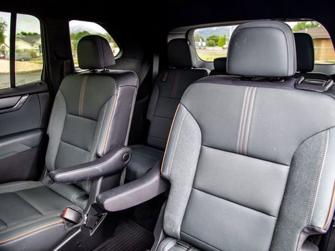 Used 2024 GMC Acadia AT4 w/ Luxury Package AWD/4WD image 22