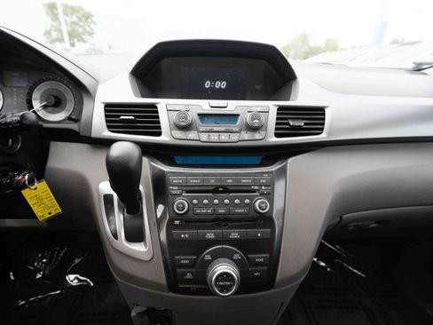 Used 2013 Honda Odyssey Touring image 17