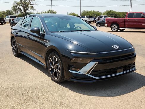 Used 2025 Hyundai Sonata SEL FWD image 6