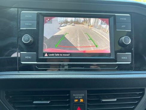 Used 2020 Volkswagen Jetta SE image 15