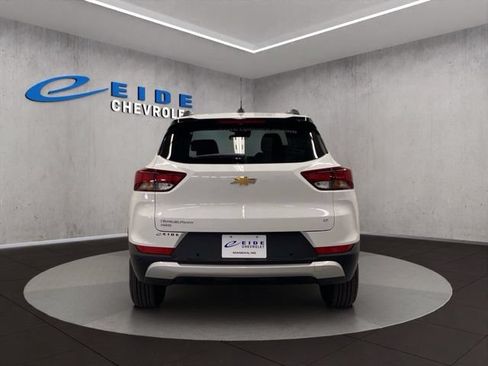 New 2026 Chevrolet TrailBlazer LT w/ Convenience Package AWD/4WD image 13