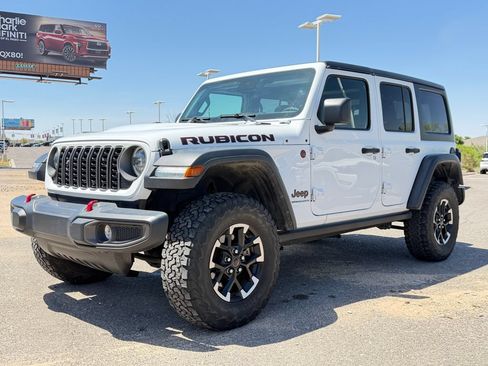 Used 2025 Jeep Wrangler Unlimited Rubicon AWD/4WD image 2