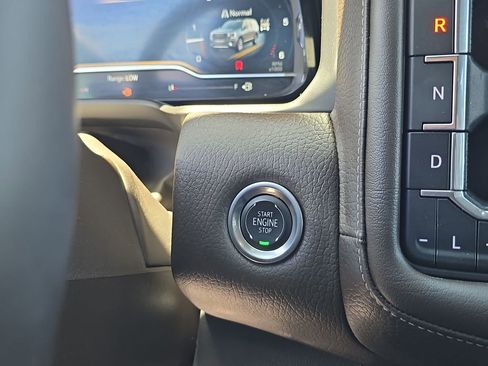 Used 2024 GMC Yukon XL Denali AWD/4WD image 17