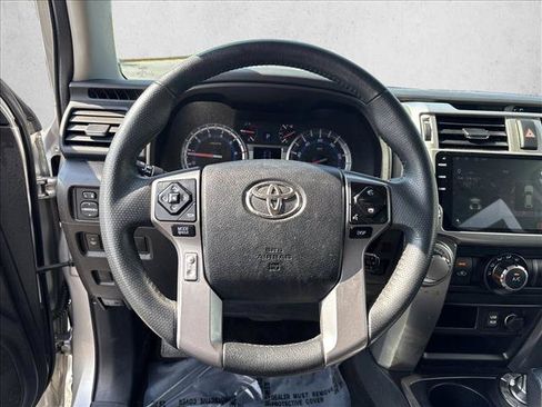 Used 2019 Toyota 4Runner SR5 AWD/4WD image 18
