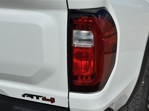 Used 2025 GMC Canyon AT4 w/ Nightfall Edition image 11