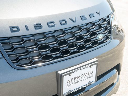 Certified 2025 Land Rover Discovery Dynamic SE AWD/4WD image 16