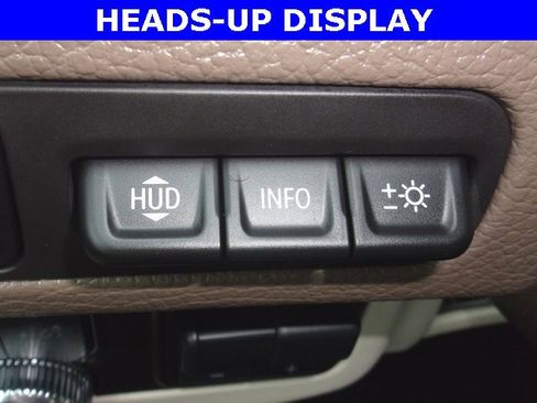 Used 2024 GMC Yukon XL Denali w/ Advanced Technology Package image 8