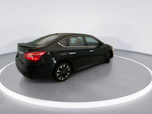 Used 2019 Nissan Sentra SR FWD image 6