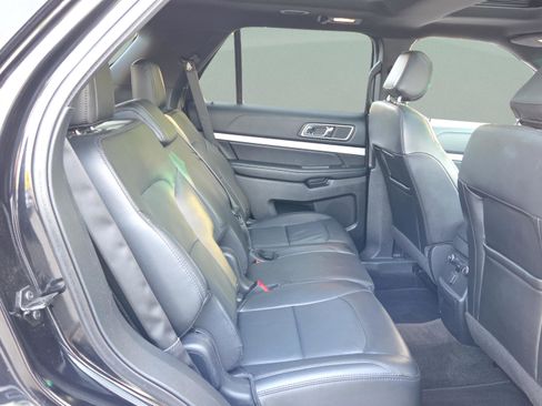 Used 2016 Ford Explorer XLT w/ Equipment Group 202A image 19