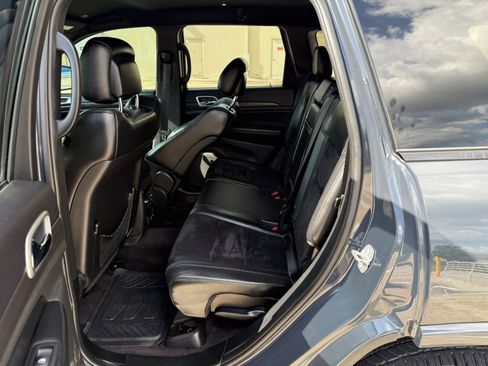 Used 2018 Jeep Grand Cherokee Altitude image 13