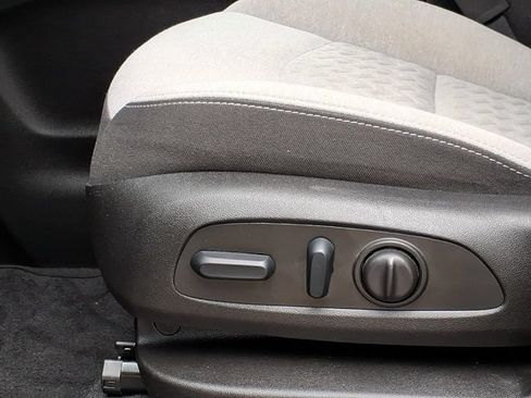 Used 2022 Chevrolet Equinox LT FWD image 15