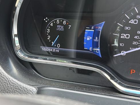 Used 2014 Lincoln MKT AWD w/ Equipment Group 201A image 9