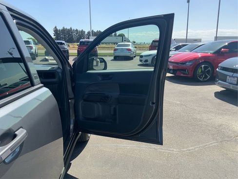 Used 2025 Ford Maverick XL FWD image 21