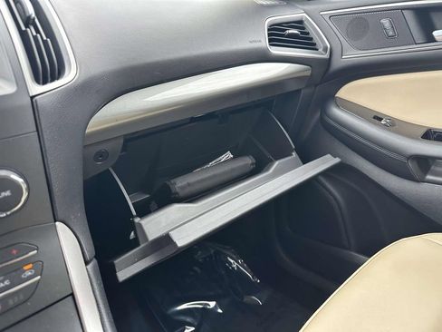 Used 2016 Ford Edge SEL w/ Equipment Group 201A AWD/4WD image 19