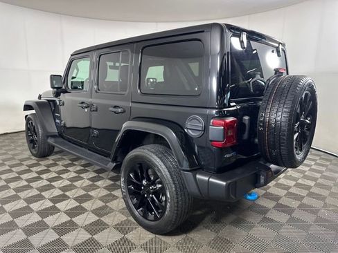 Used 2023 Jeep Wrangler Unlimited Sahara w/ Cold Weather Group image 5