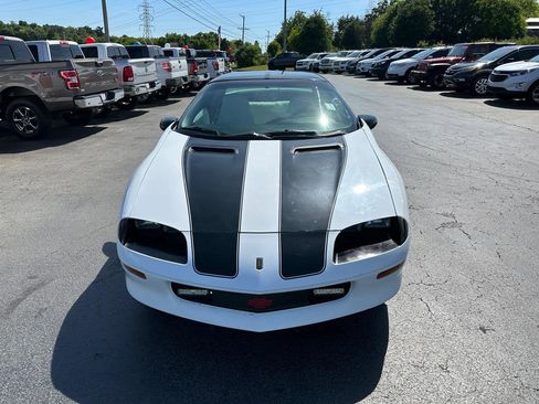 Used 1994 Chevrolet Camaro Z28 RWD image 7