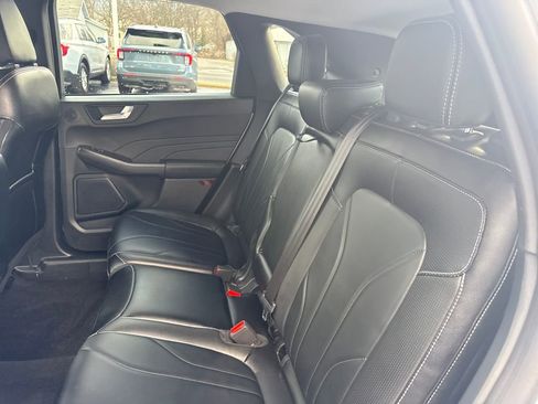 Used 2025 Ford Escape Platinum w/ Premium Technology Package image 17