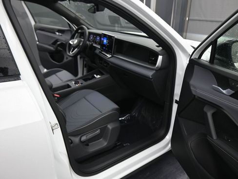 New 2026 Volkswagen Tiguan SE R-Line image 42