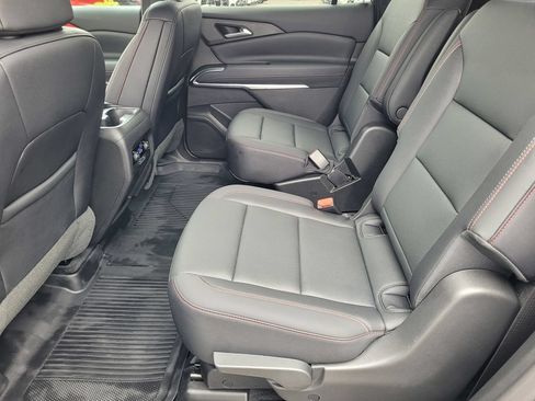 Used 2025 Chevrolet Traverse Z71 AWD/4WD image 7