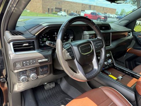 Used 2023 GMC Yukon XL Denali Ultimate AWD/4WD image 22