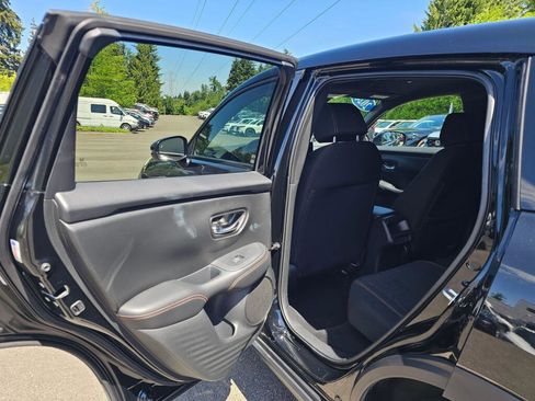 Used 2024 Honda HR-V Sport image 18