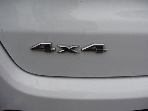 Used 2024 Jeep Compass Latitude image 7