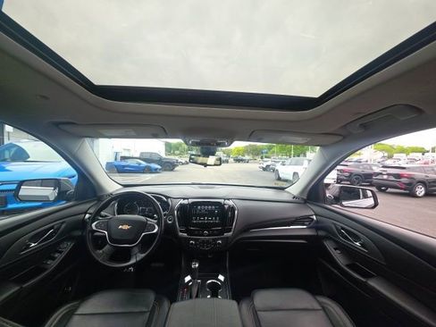Used 2019 Chevrolet Traverse LT w/ LT Premium Package AWD/4WD image 14