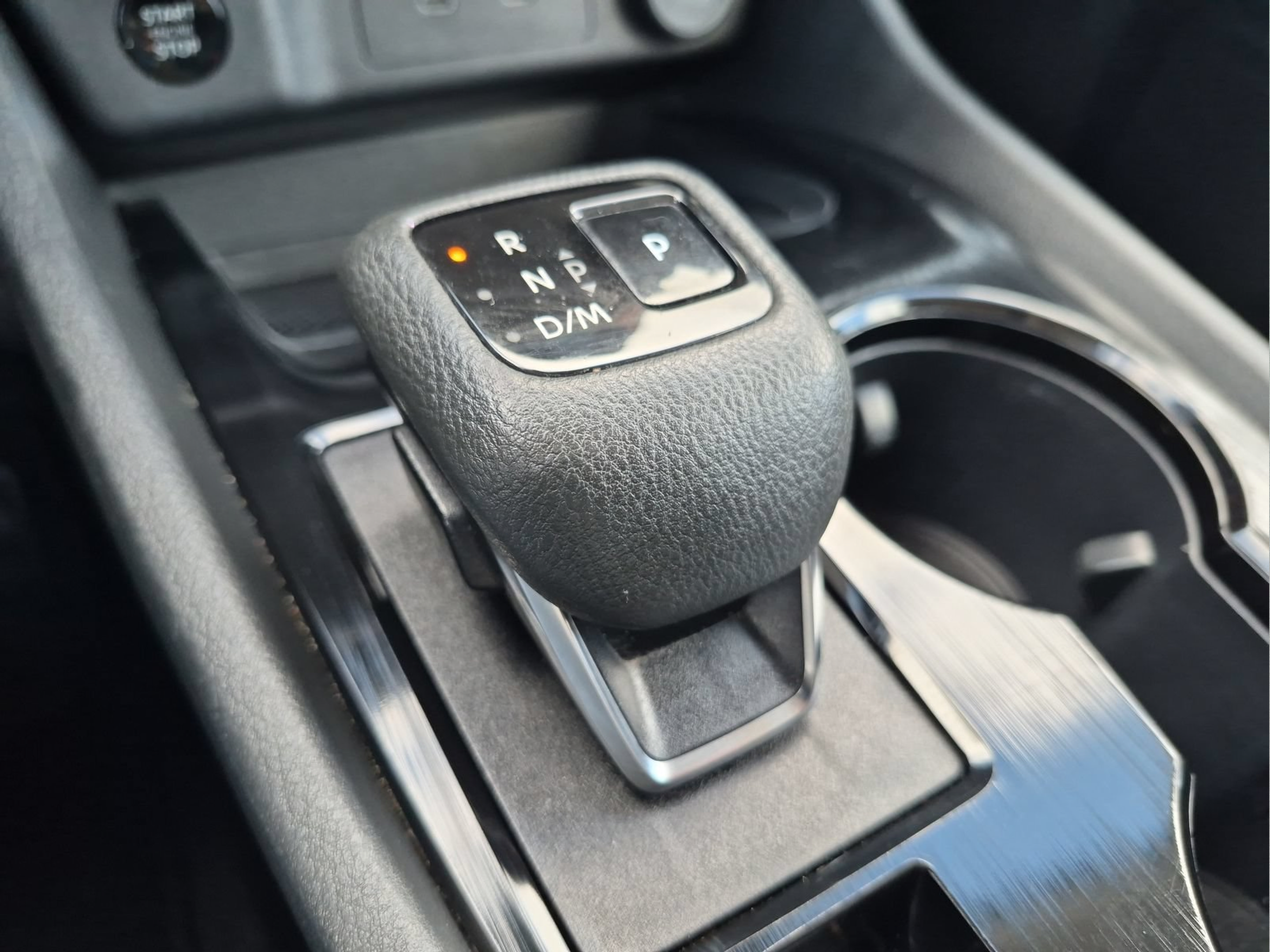 Used 2024 Nissan Rogue SV FWD image 15