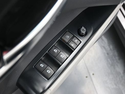 Used 2020 Toyota Camry SE FWD image 17