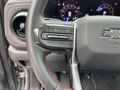 Used 2026 Chevrolet Colorado Z71 AWD/4WD image 18