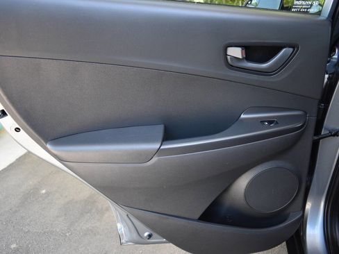 Used 2021 Hyundai Kona SE FWD image 11