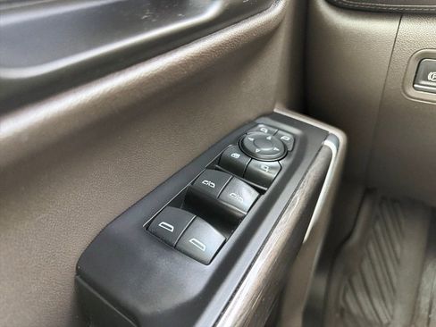 Used 2020 Chevrolet Silverado 1500 LTZ image 7