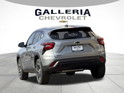 New 2026 Chevrolet Trax RS w/ Sunroof Package FWD image 5