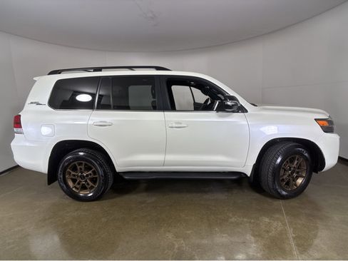 Used 2020 Toyota Land Cruiser Heritage Edition image 23