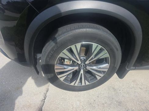 Used 2023 Nissan Rogue SV w/ SV Premium B Package FWD image 7