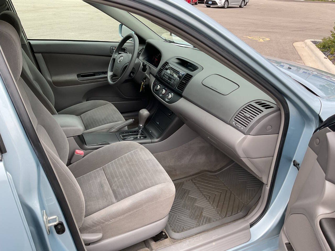 Used 2005 Toyota Camry FWD image 35