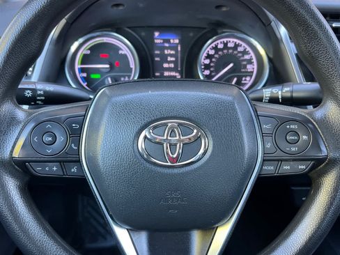 Used 2020 Toyota Camry LE FWD image 23