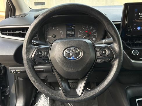 Used 2025 Toyota Corolla LE w/ Convenience Package FWD image 21
