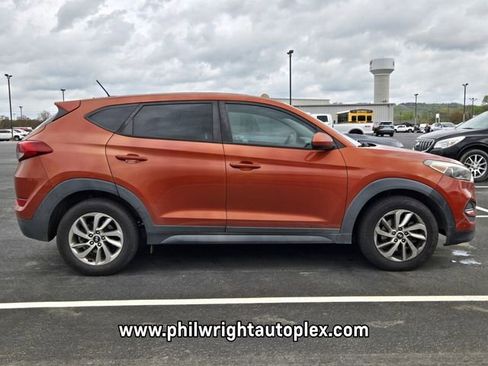 Used 2017 Hyundai Tucson SE image 2