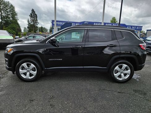 Used 2018 Jeep Compass Latitude AWD/4WD image 2