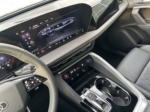 New 2025 Audi SQ5 Premium Plus image 29