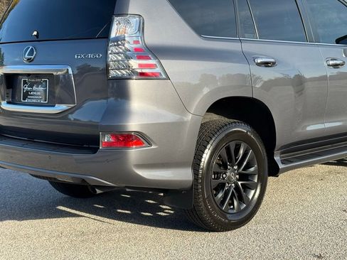 Used 2023 Lexus GX 460 Premium w/ Premium Package image 16